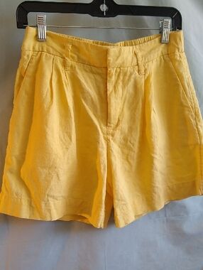 a new day size 4 sunny-butter-sunflower yellow shorts * linen blend